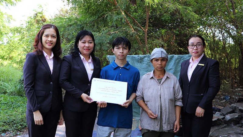 Hỗ trợ 20 triệu đồng cho học sinh có hoàn cảnh khó khăn