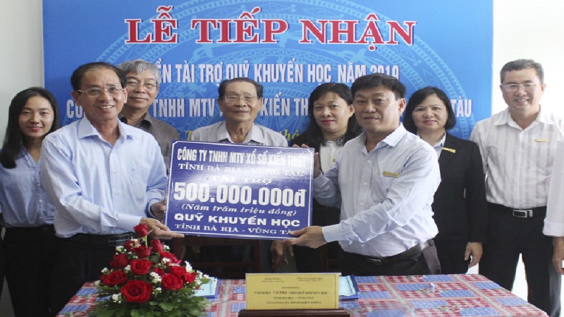 Xổ số kiến thiết tỉnh tài trợ 500 triệu đồng cho Quỹ Khuyến học