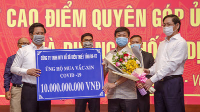 Công ty Xổ số kiến thiết tỉnh BR - VT chung tay ủng hộ Quỹ phòng chống dịch Covid-19